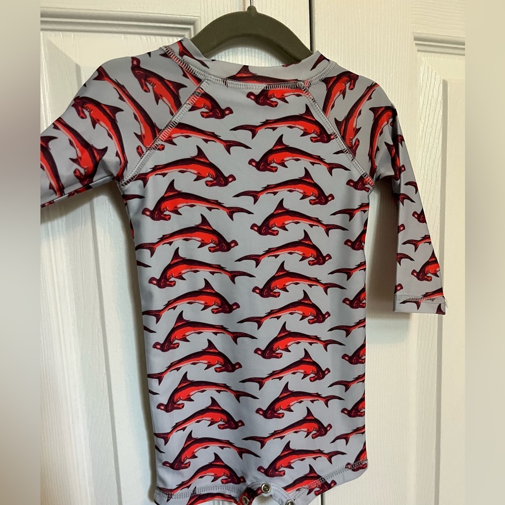 Kate Quinn Rash guard - Picture 2 of 5